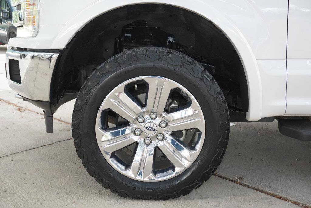 Used 2018 Ford F150 Lariat w/ Equipment Group 502A Luxury AWD/4WD image 11