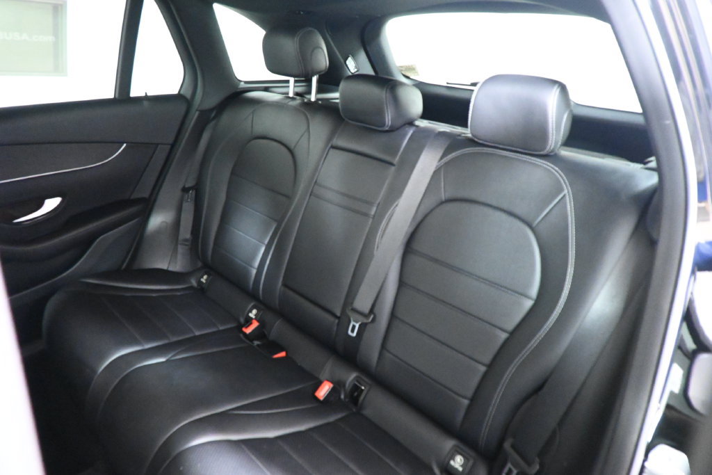 Certified 2021 Mercedes-Benz GLC 300 4MATIC image 4
