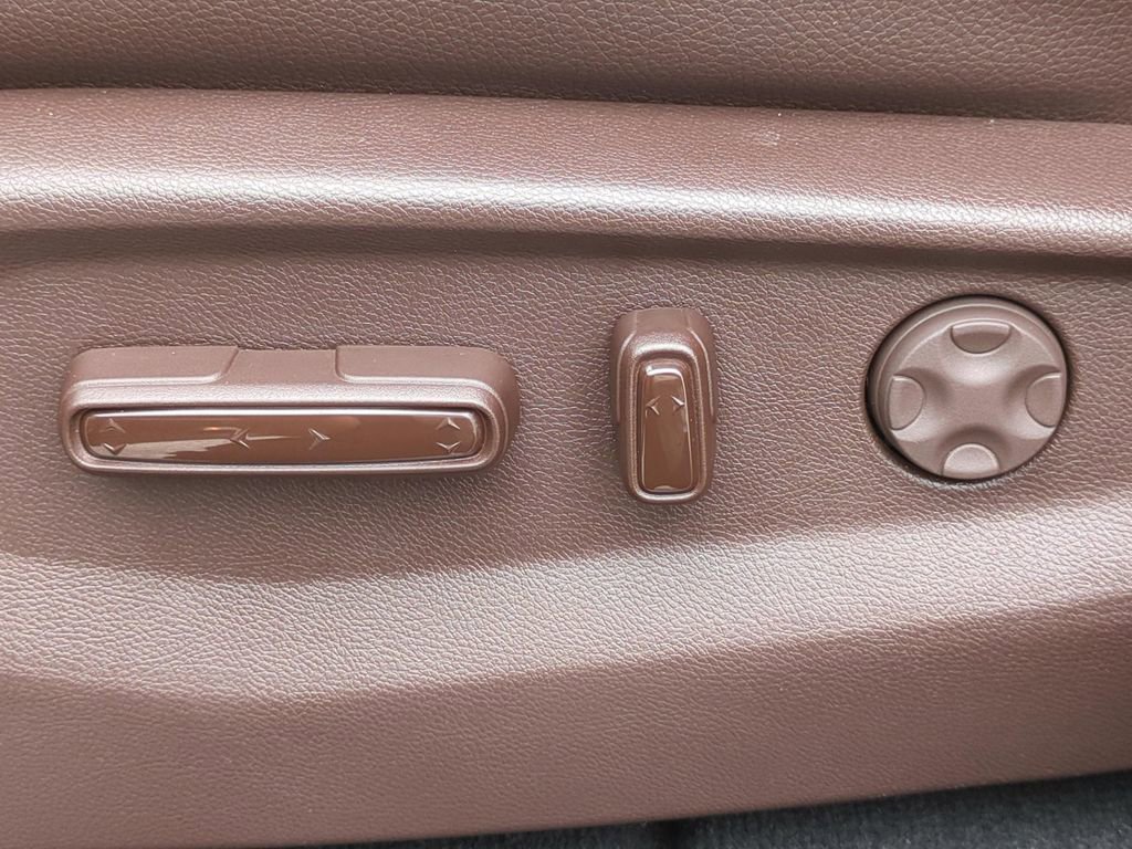 Used 2025 Honda Odyssey Touring image 18