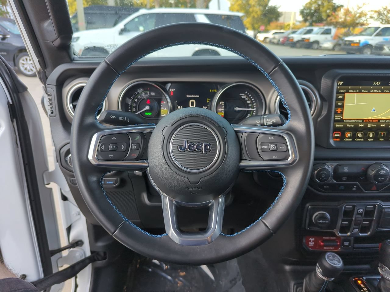Used 2022 Jeep Wrangler Unlimited Rubicon 4xe AWD/4WD image 11