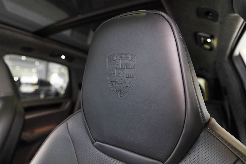 New 2026 Porsche Cayenne Turbo AWD/4WD image 6