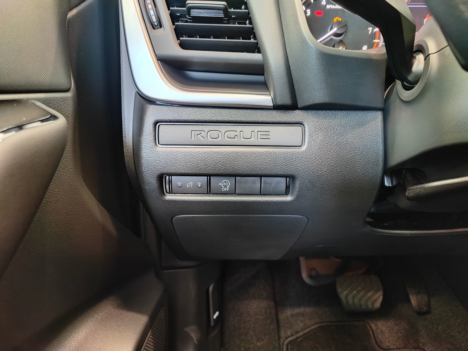 New 2026 Nissan Rogue S image 18