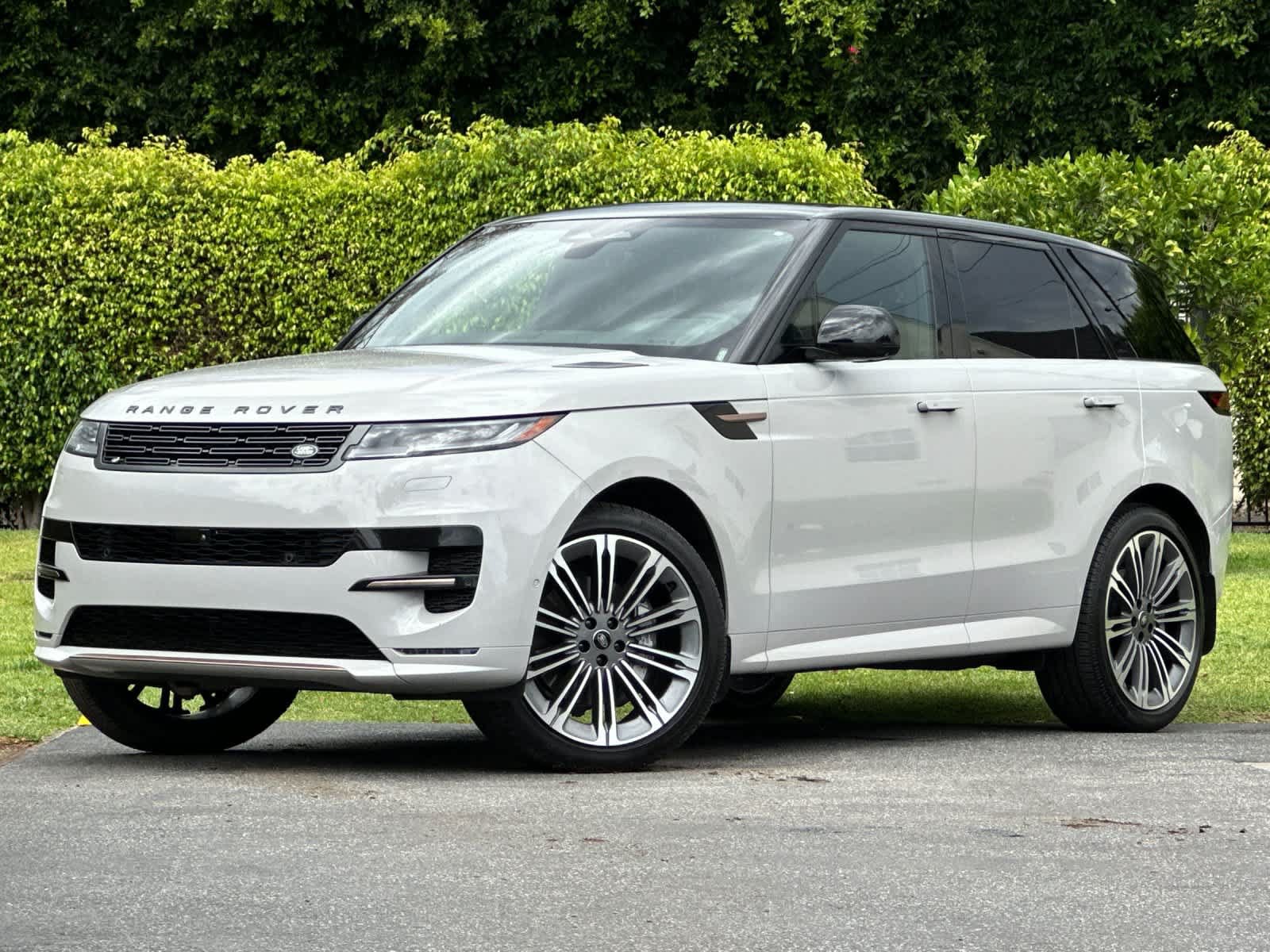Used 2025 Land Rover Range Rover Sport Dynamic SE AWD/4WD image 1