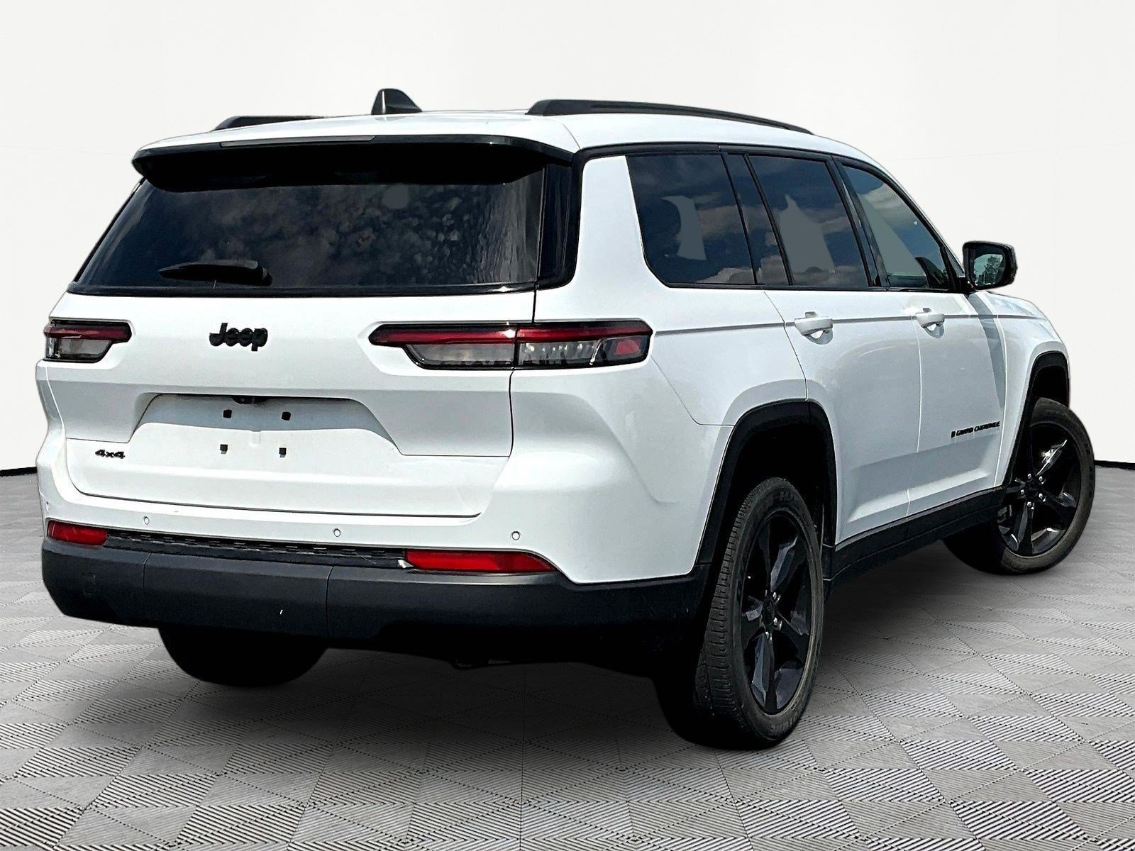 Used 2023 Jeep Grand Cherokee L Laredo AWD/4WD image 6