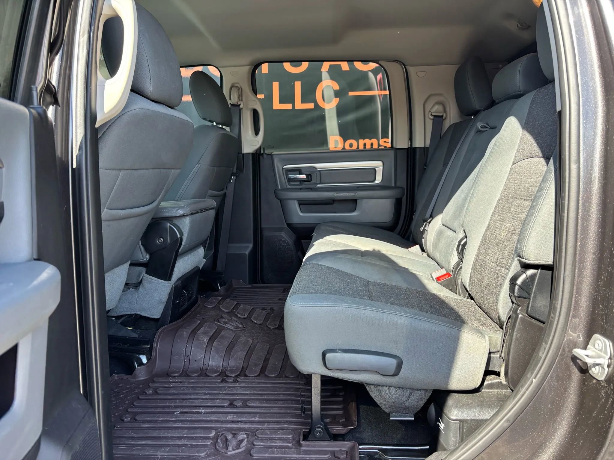 Used 2016 RAM 2500 SLT w/ Luxury Group image 17