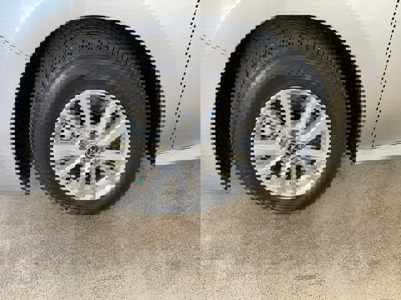 Used 2025 Toyota Camry LE w/ Convenience Package image 10