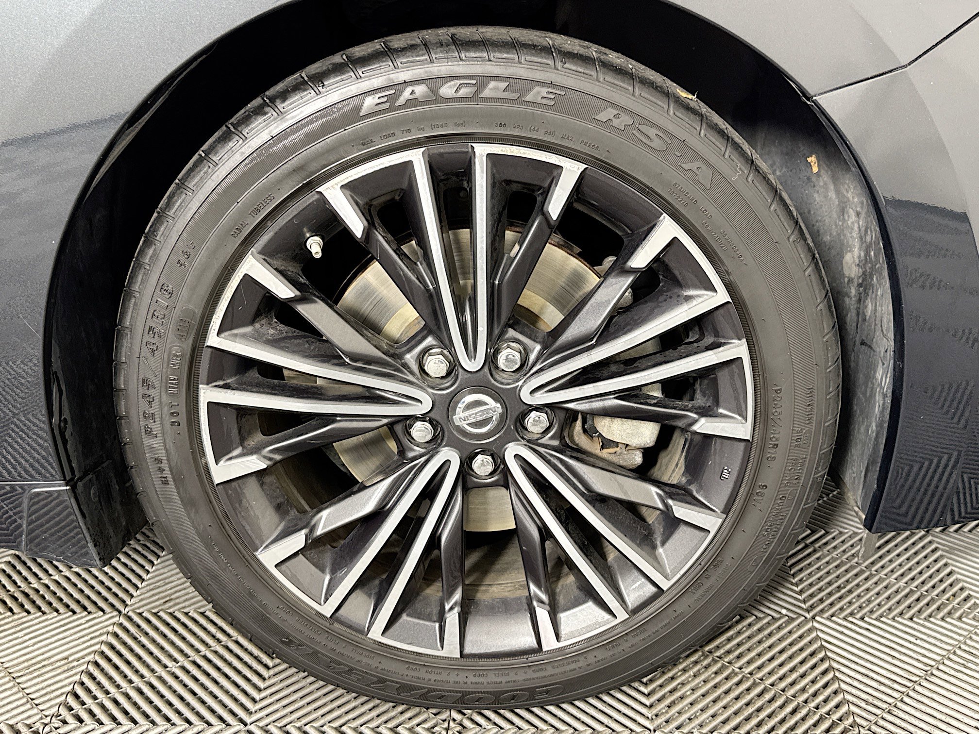 Used 2016 Nissan Maxima Platinum image 31