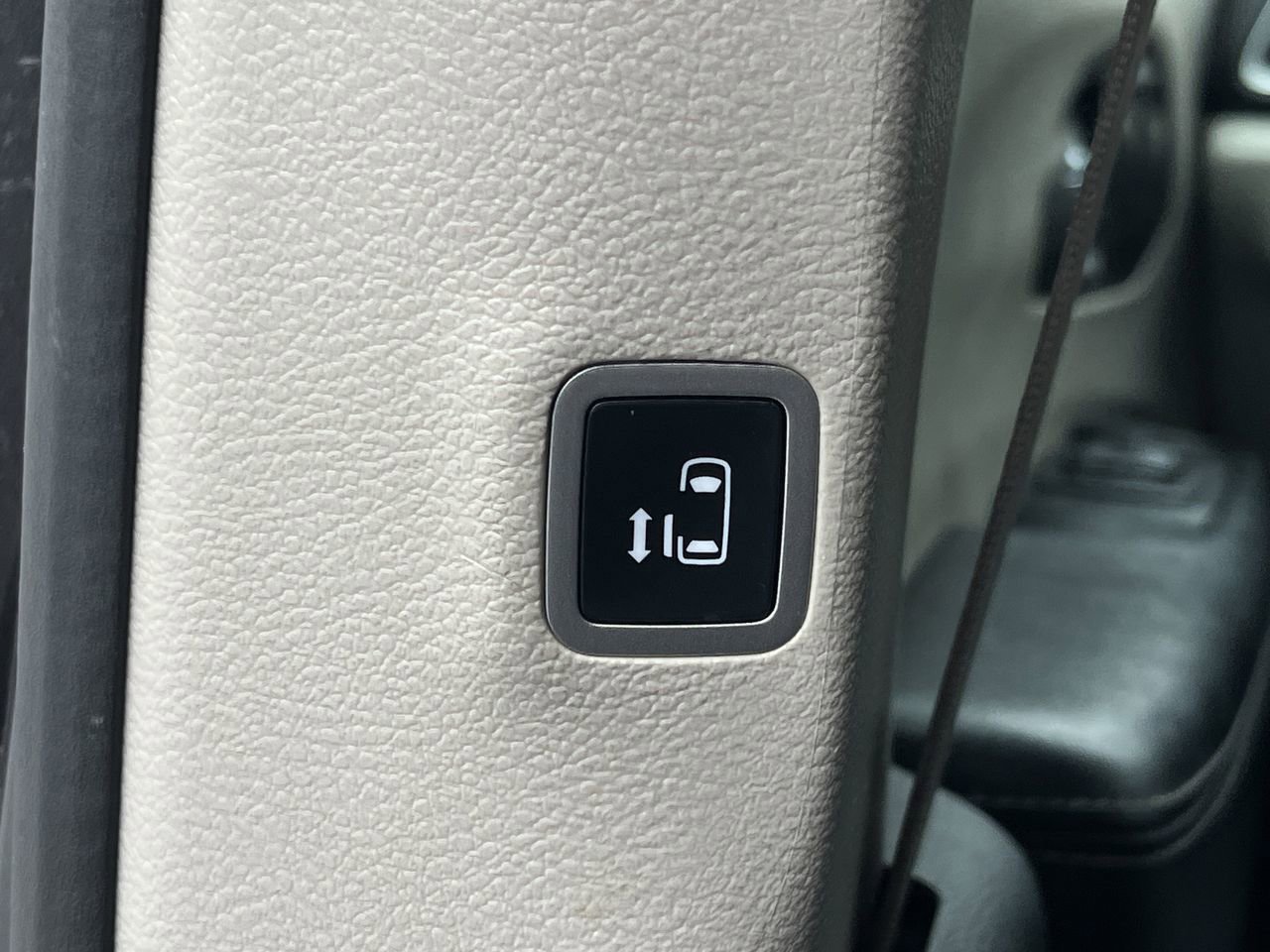 Used 2022 Chrysler Pacifica Touring-L image 19