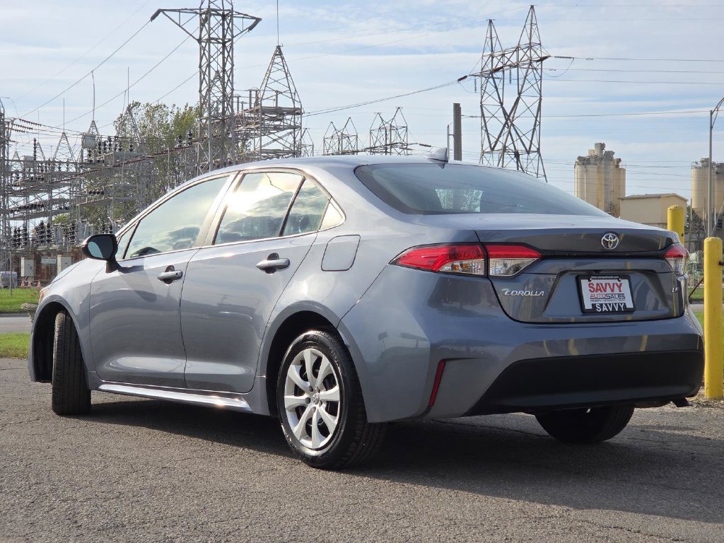 Used 2025 Toyota Corolla LE FWD image 11