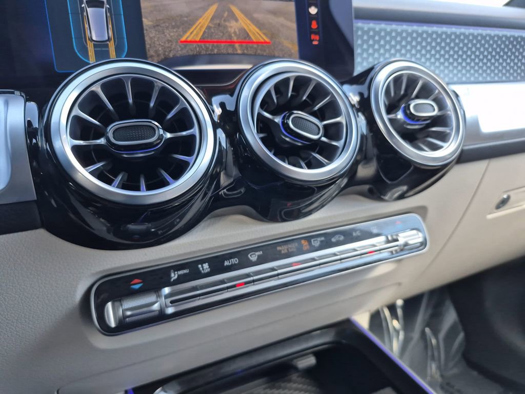 Used 2024 Mercedes-Benz EQB 300 300 image 24