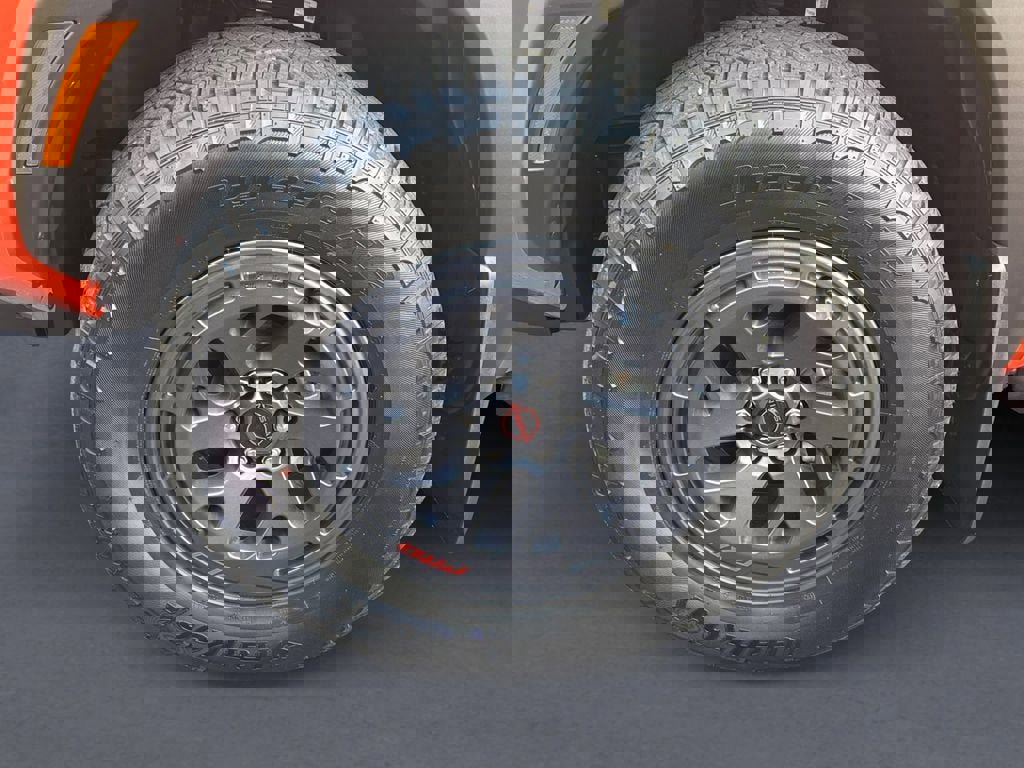 Used 2025 Nissan Frontier PRO-4X w/ Pro Convenience Package AWD/4WD image 9