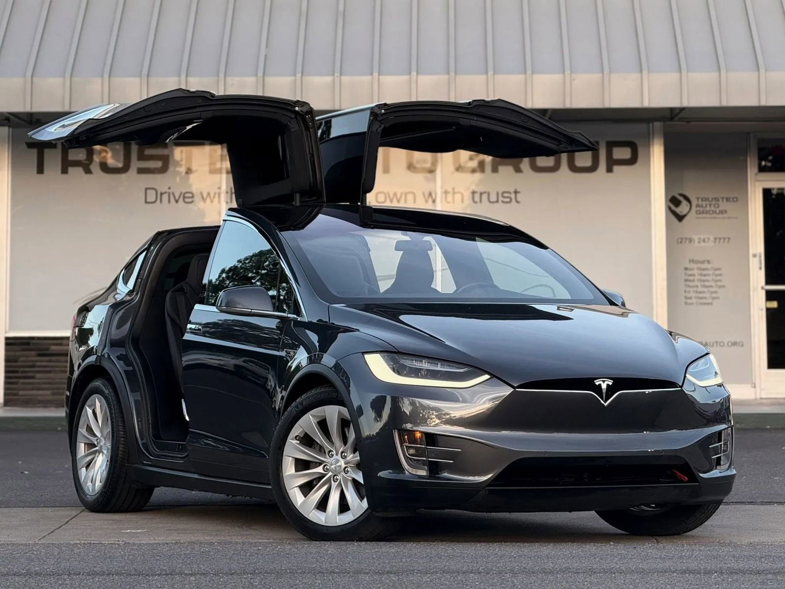 Used 2016 Tesla Model X 75D AWD/4WD image 2