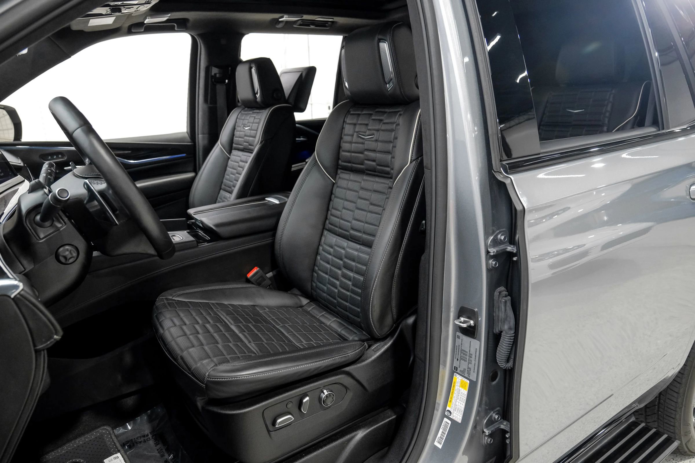 Used 2023 Cadillac Escalade V image 21
