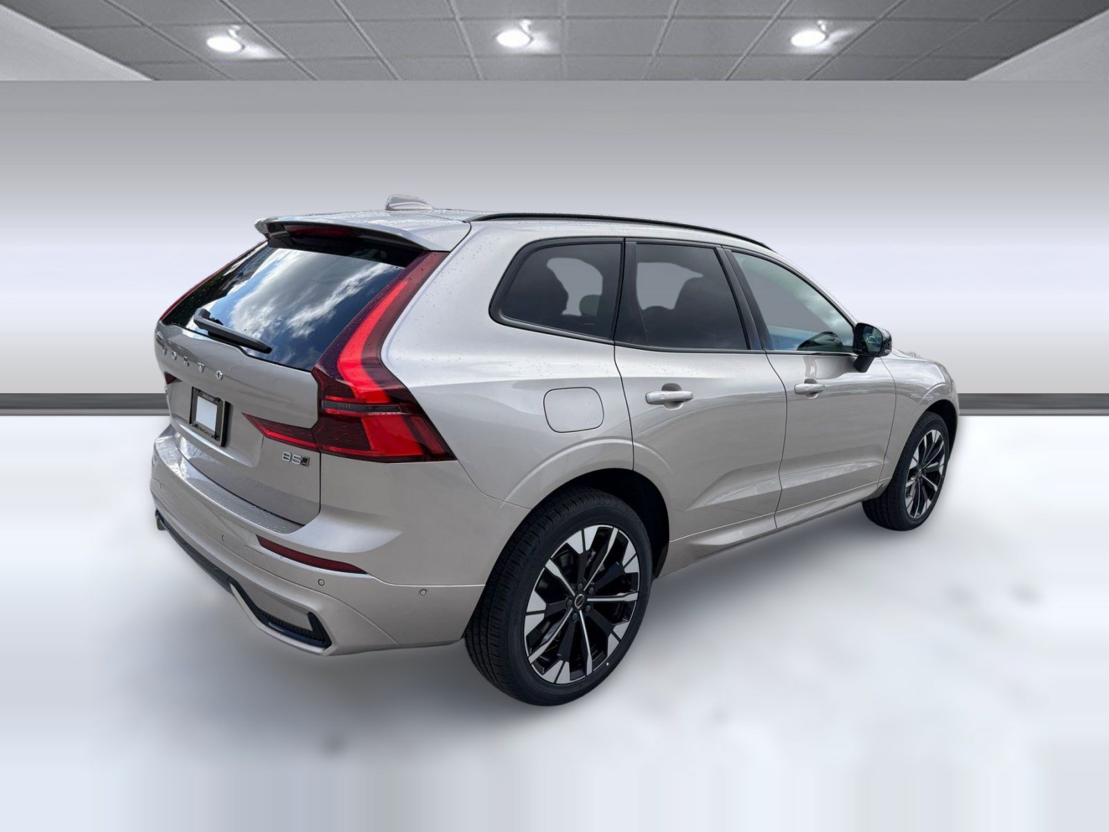 Certified 2026 Volvo XC60 B5 Plus w/ Climate Package AWD/4WD image 9