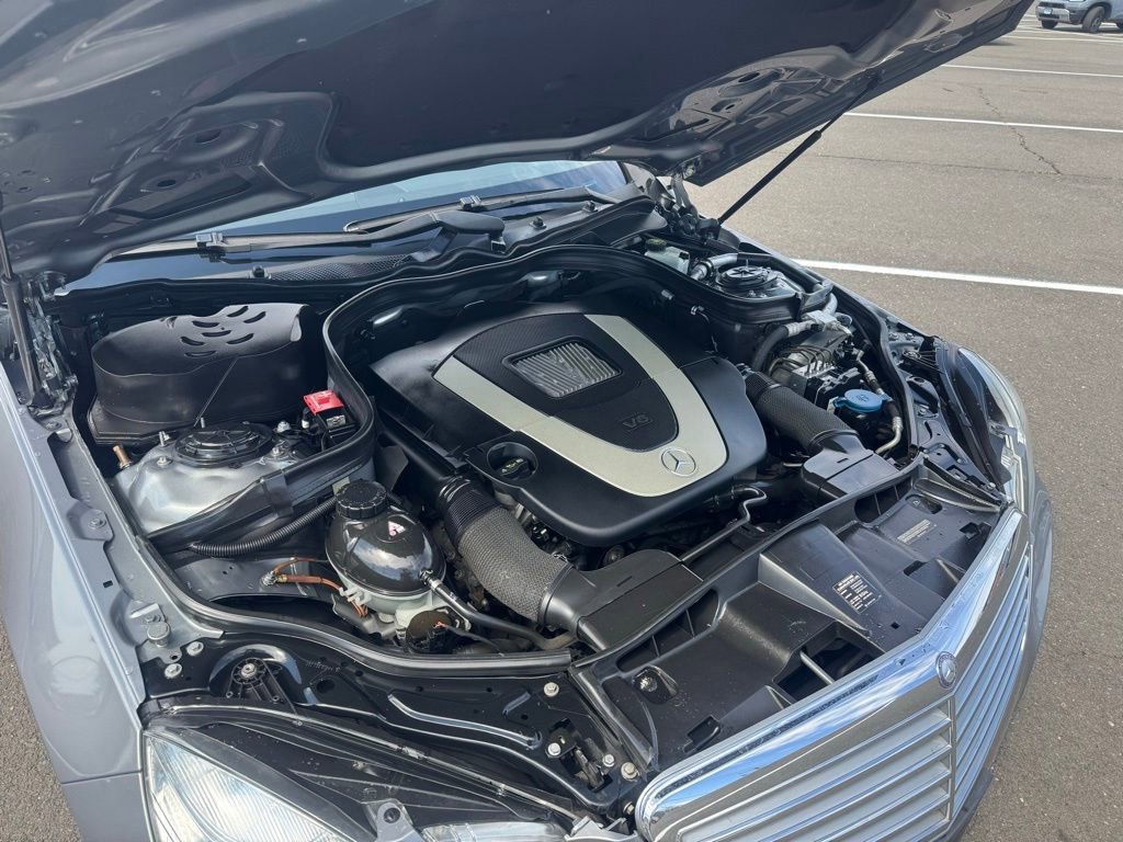 Used 2010 Mercedes-Benz E 350 4MATIC Sedan image 17