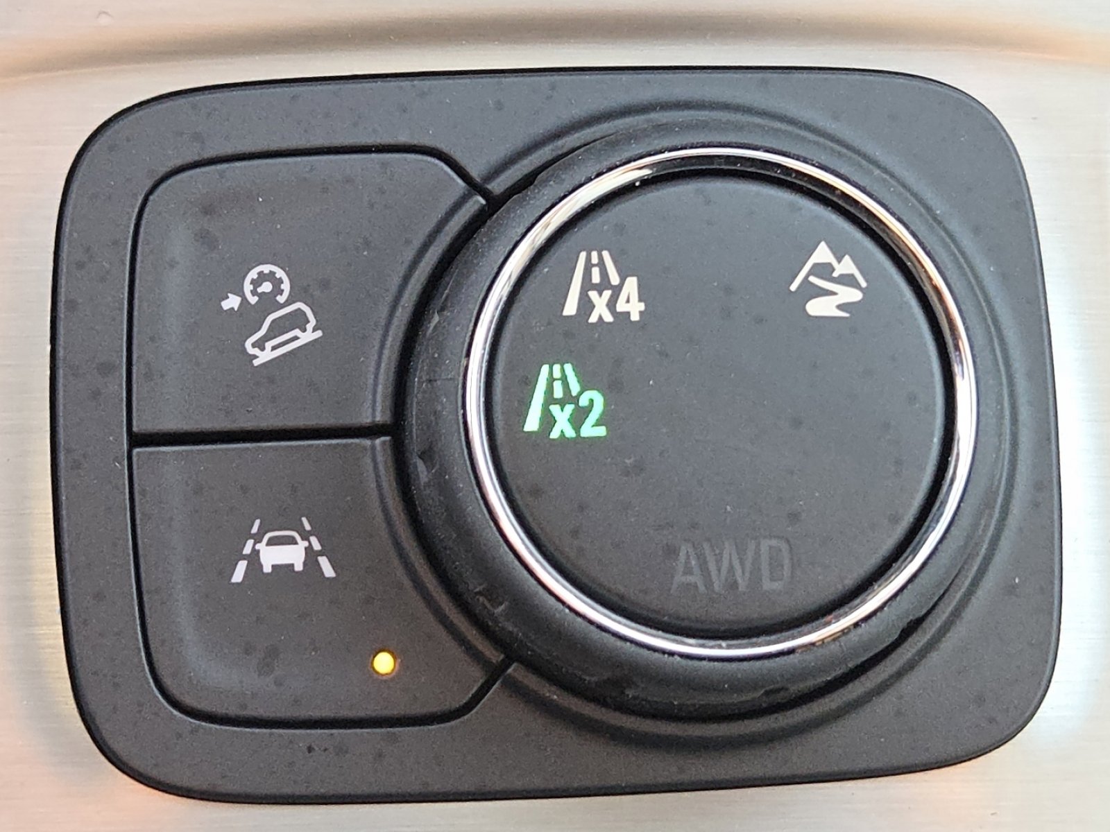 Used 2024 GMC Terrain Denali w/ Denali Premium Package image 9