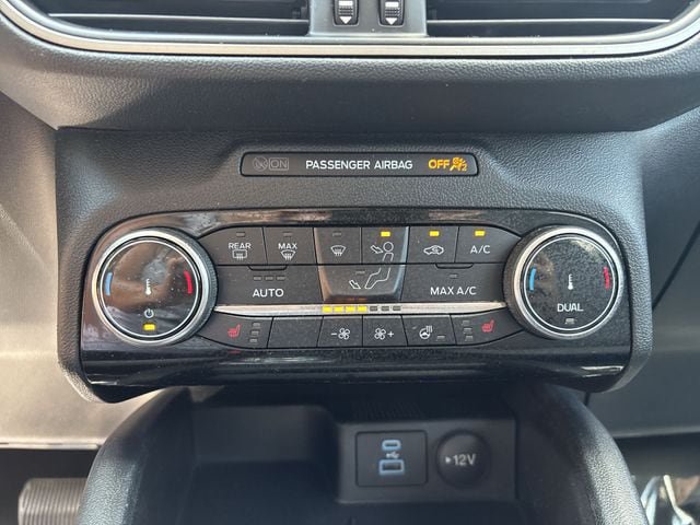 Used 2022 Ford Escape SE w/ SE Sport Appearance Package AWD/4WD image 18