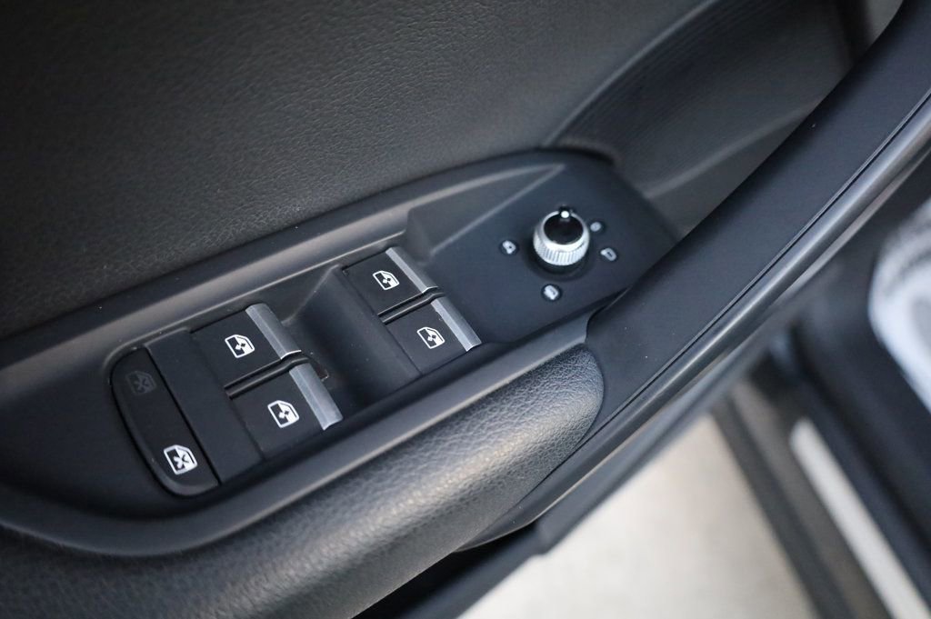 Used 2018 Audi Q5 2.0T Premium Plus w/ Premium Plus Package image 36