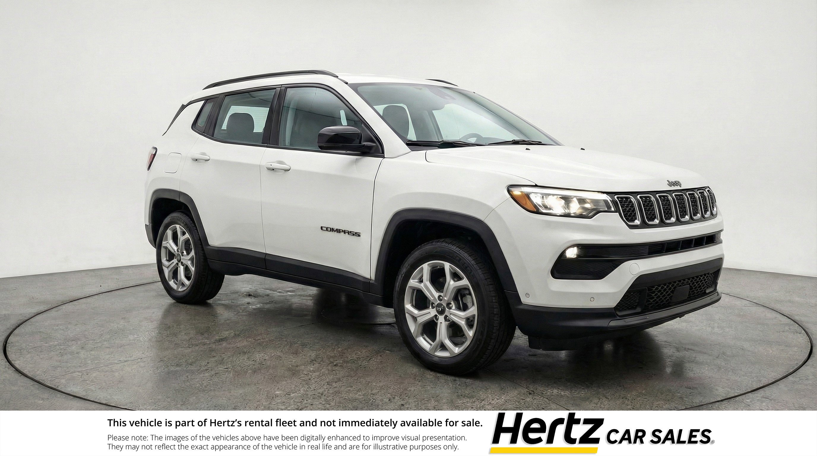 Used 2025 Jeep Compass Latitude image 1