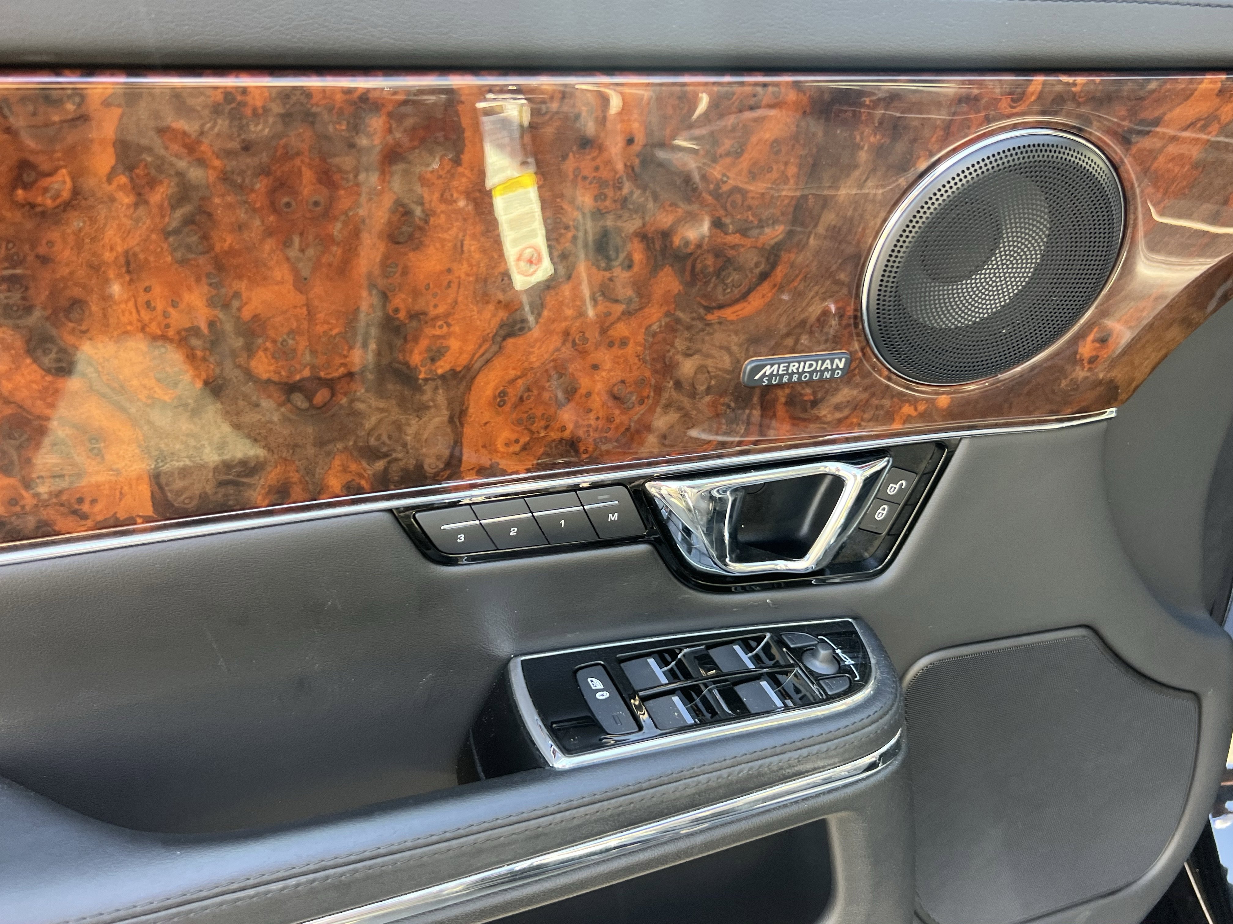 Used 2019 Jaguar XJ R-Sport image 20