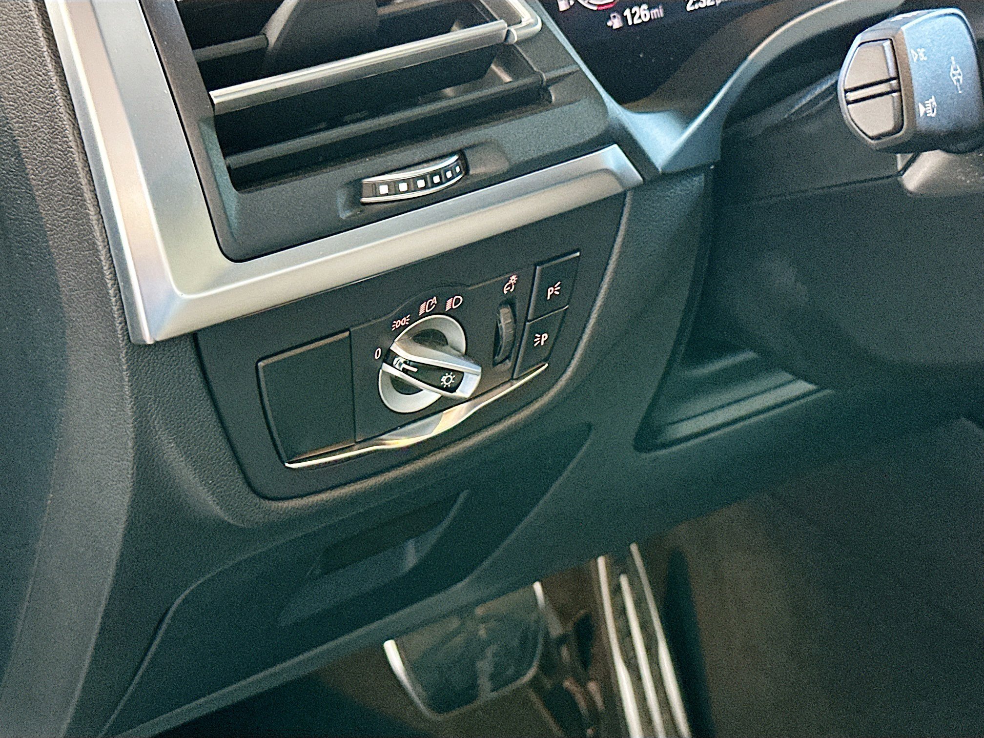 Certified 2024 BMW X3 sDrive30i w/ M Sport Package image 10