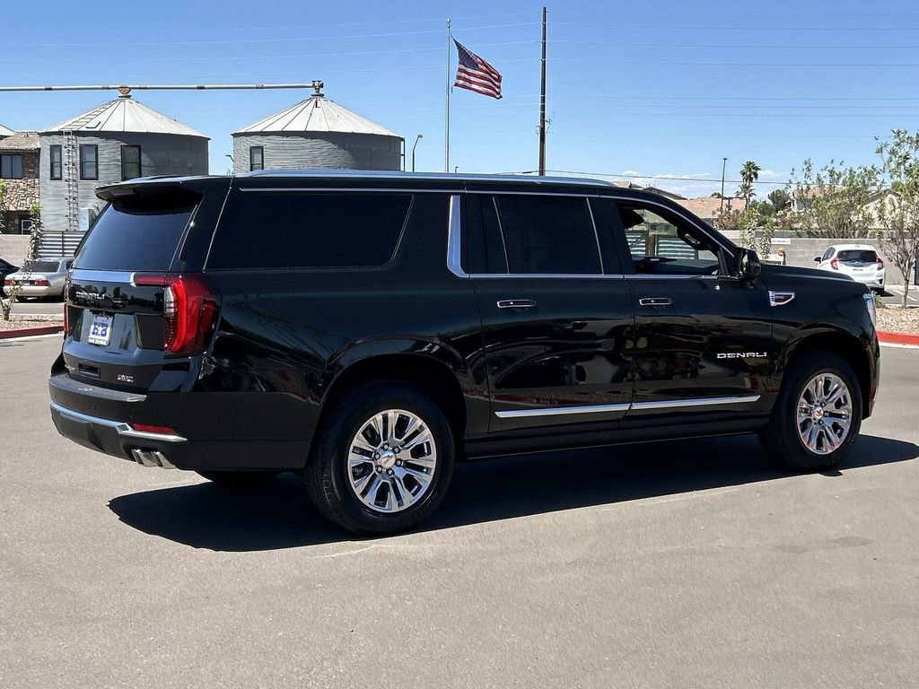 Used 2026 GMC Yukon XL Denali w/ Sun & Power Step Package image 8