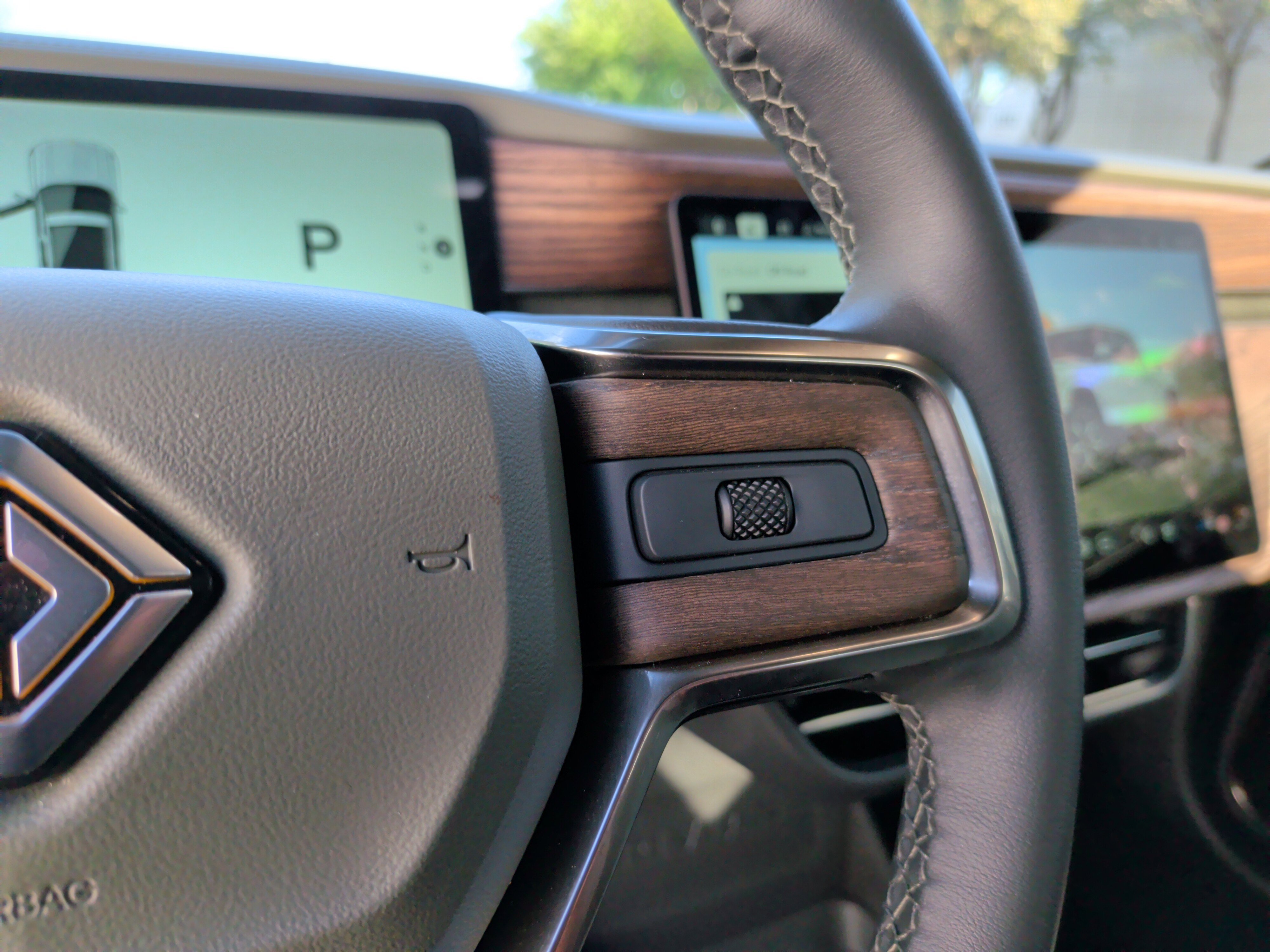 Used 2024 Rivian R1T Adventure image 20