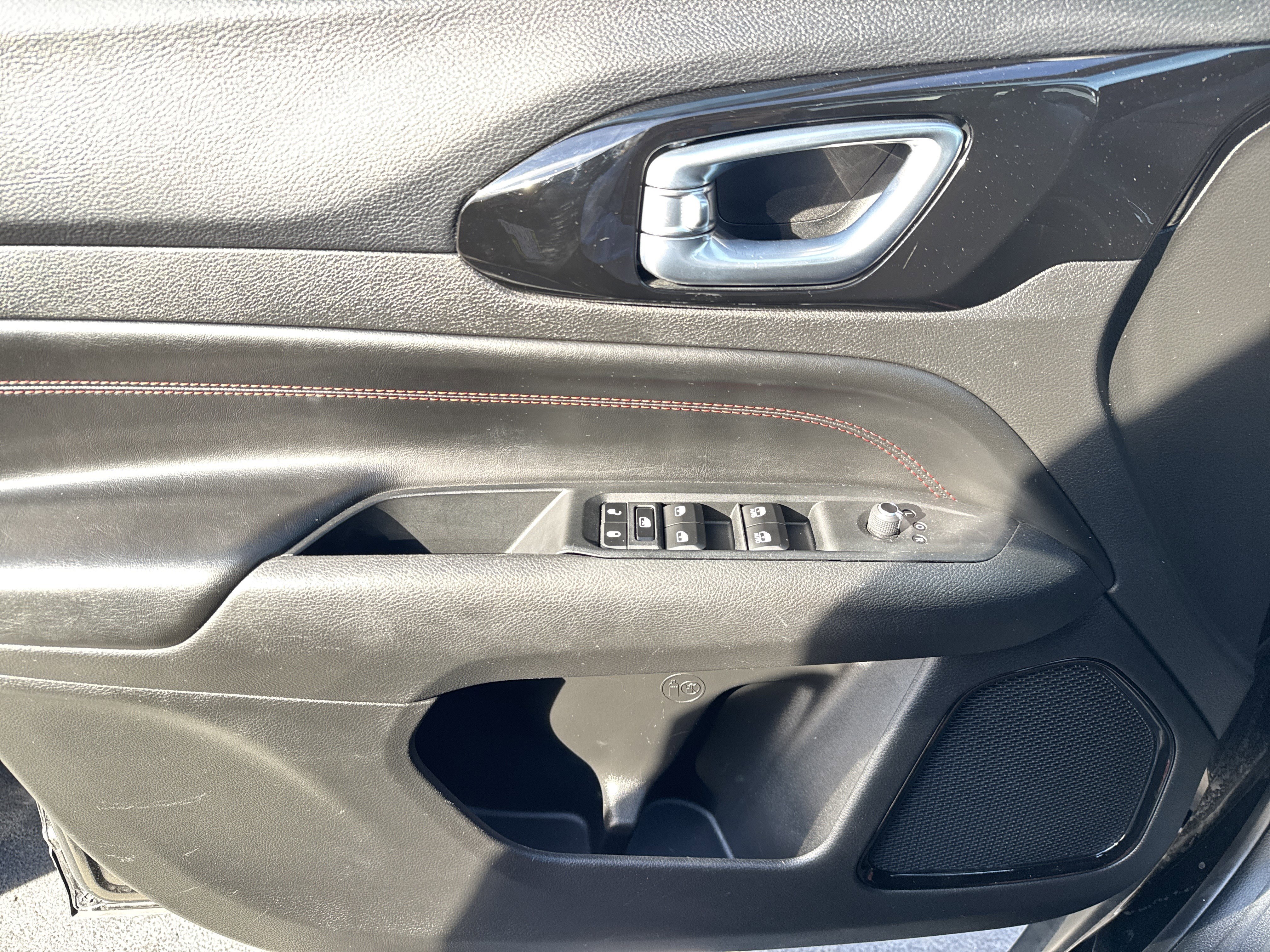 Used 2024 Jeep Compass Trailhawk image 14