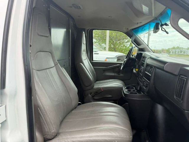 Used 2023 GMC Savana 2500 w/ Driver Convenience Package image 11
