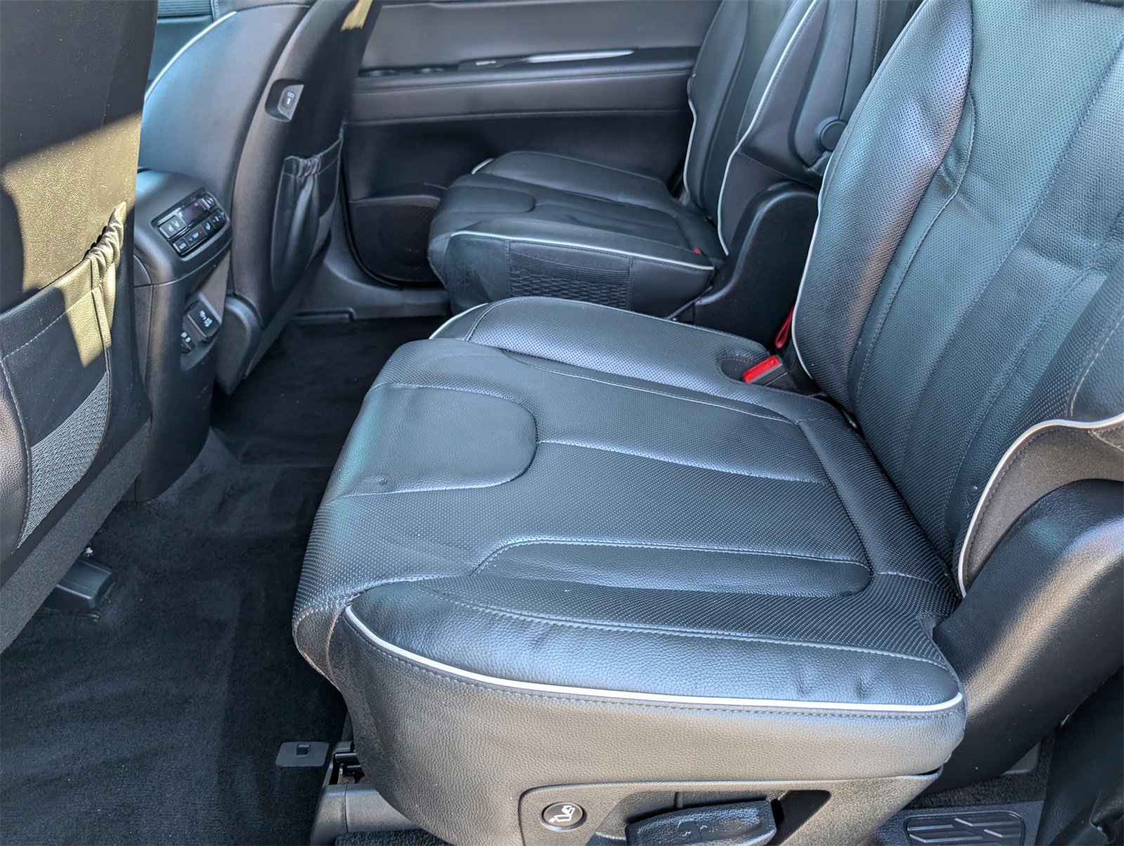 Used 2023 Hyundai Palisade Limited image 16