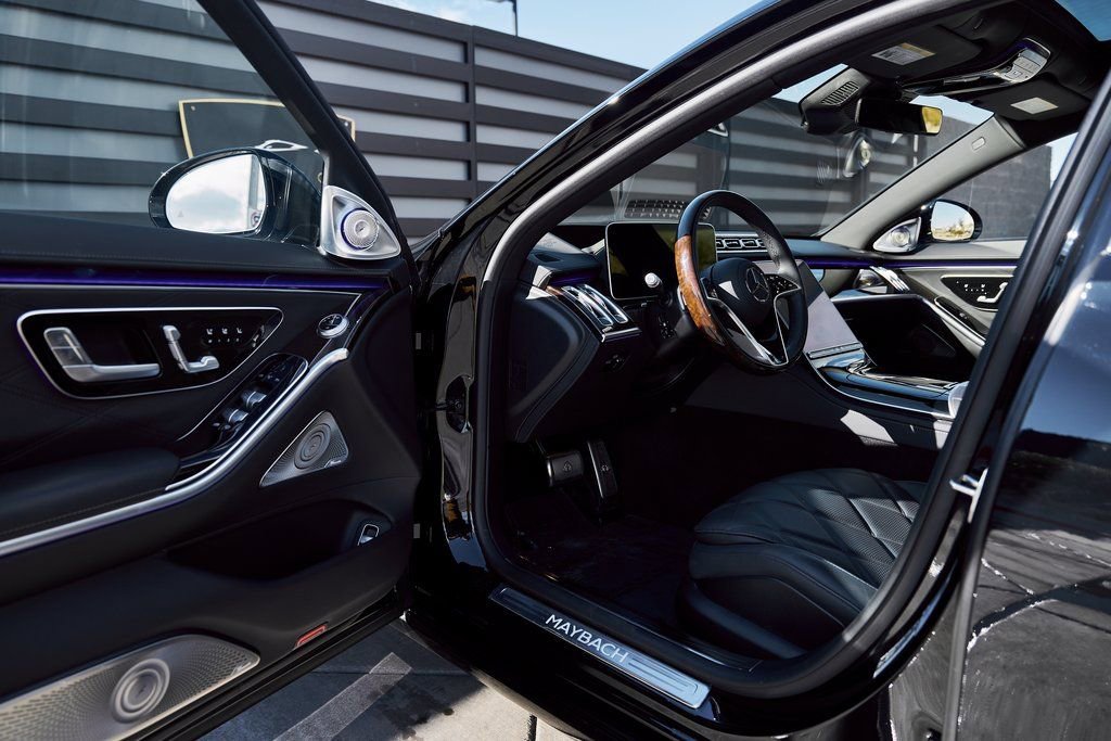 Used 2025 Mercedes-Benz Maybach S 580 4MATIC image 23