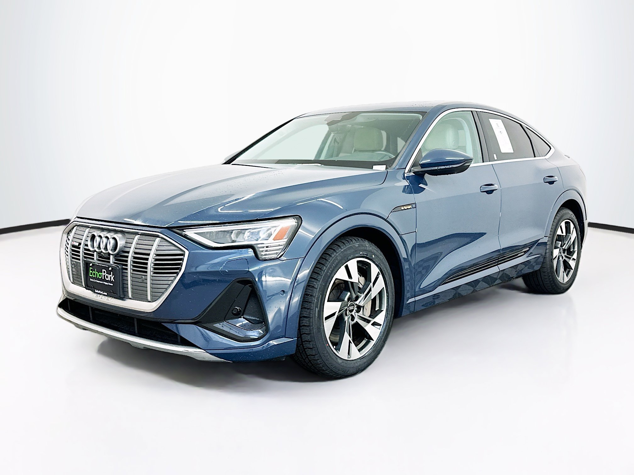 Used 2022 Audi e-tron Premium Plus w/ Premium Plus Package AWD/4WD image 3