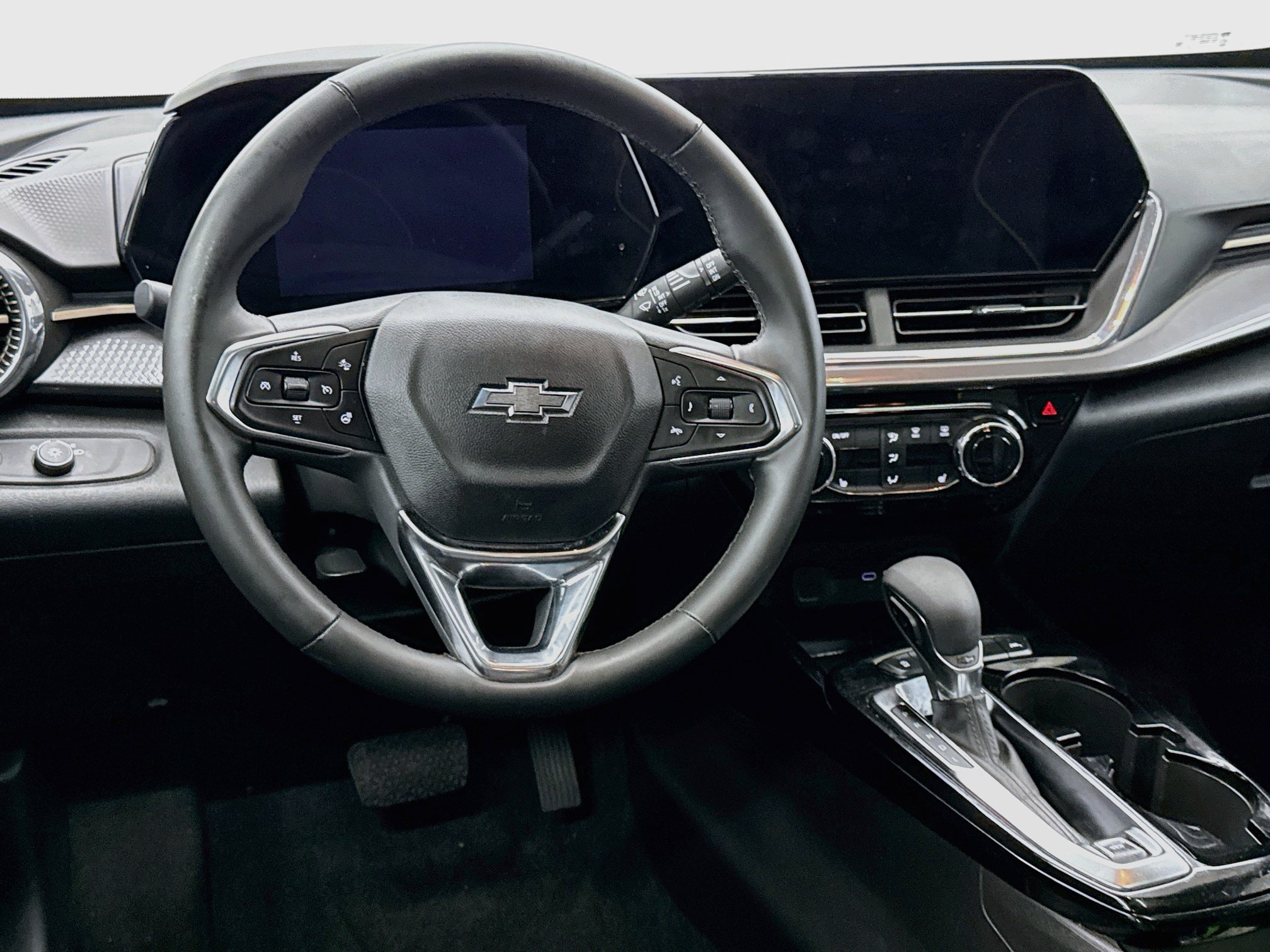 Used 2025 Chevrolet Trax ACTIV w/ Sunroof Package FWD image 18