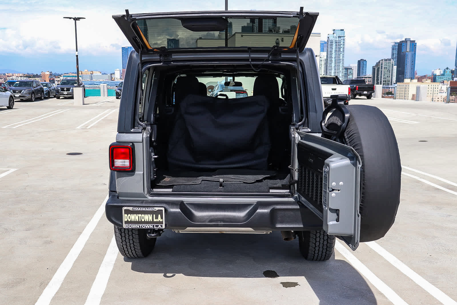 Used 2018 Jeep Wrangler Unlimited Sport S AWD/4WD image 30