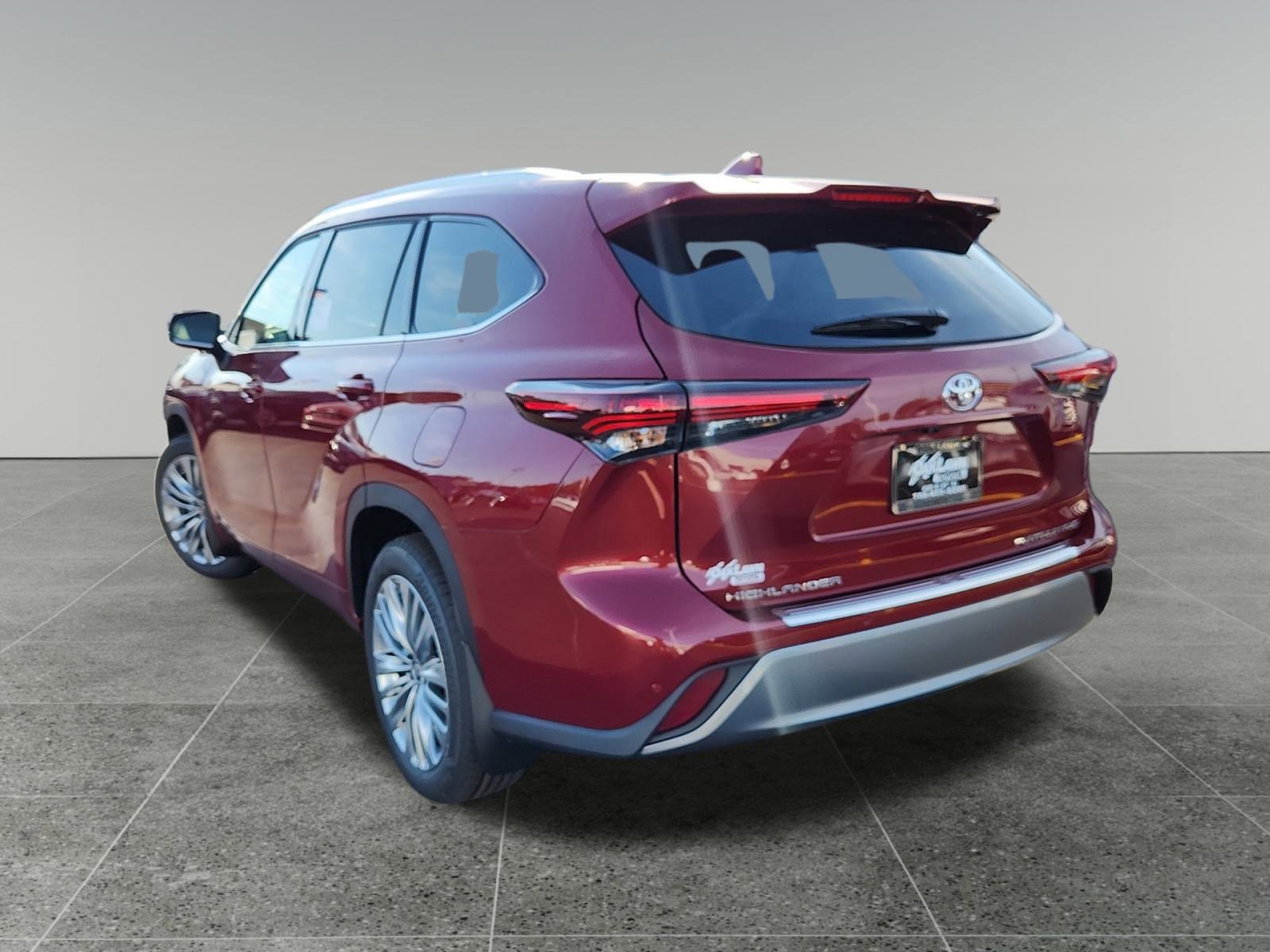 New 2025 Toyota Highlander Limited image 5