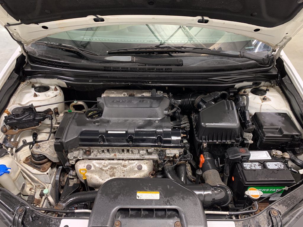 Used 2010 Hyundai Elantra GLS FWD image 15