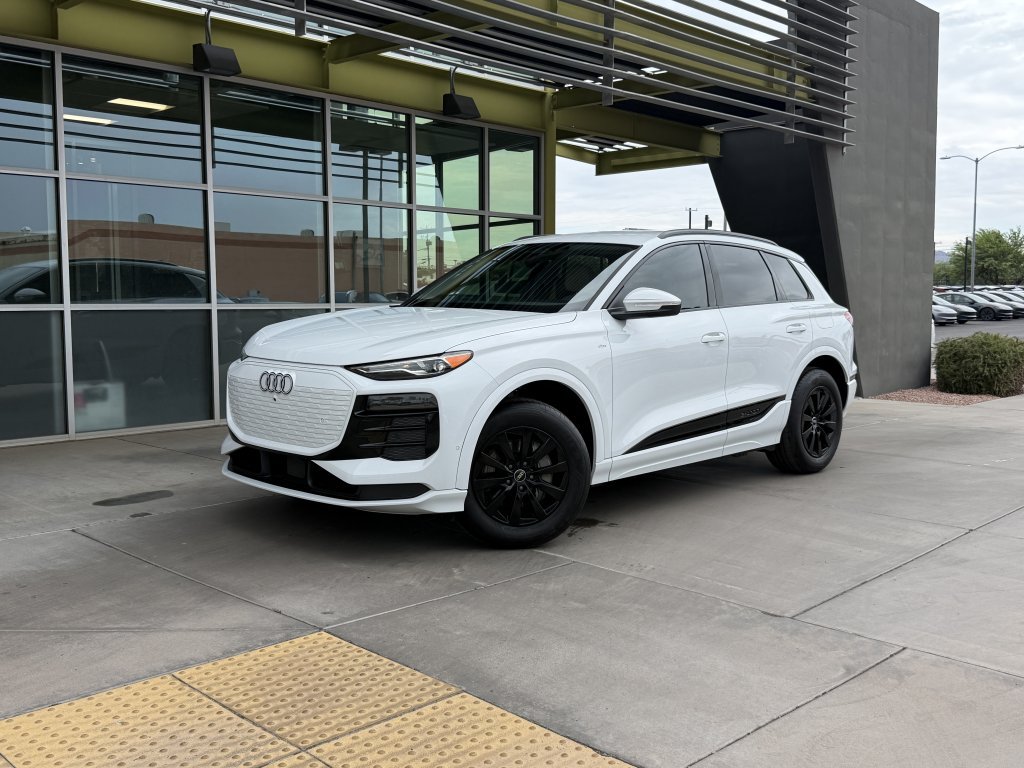 Used 2025 Audi Q6 e-tron Premium RWD image 1
