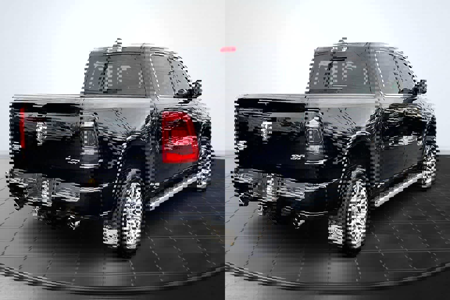 Used 2023 RAM 1500 Limited w/ Body-Colour Bumper Group image 23