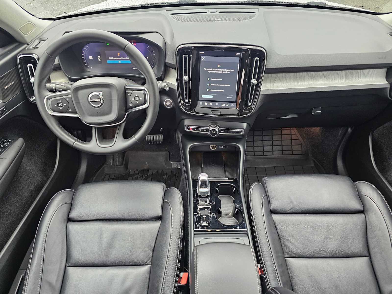 Certified 2024 Volvo XC40 B5 Ultimate w/ Protection Package Premier image 20