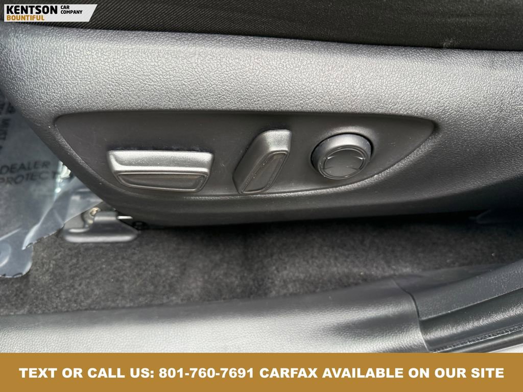 Used 2025 Toyota RAV4 XLE image 30