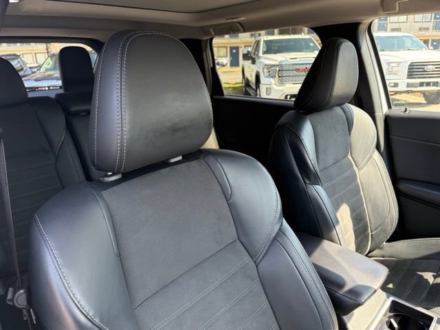 Used 2024 Mitsubishi Outlander SE image 29