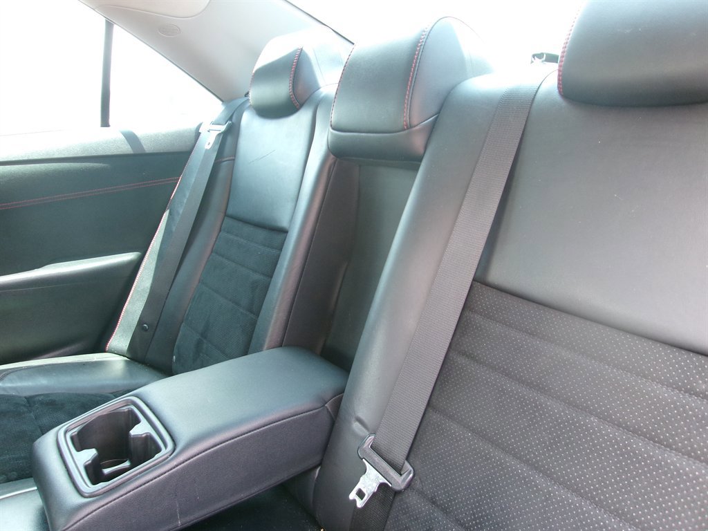 Used 2015 Toyota Camry SE image 16