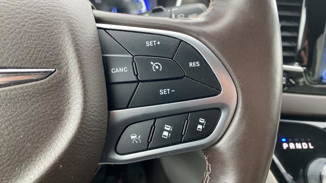 Used 2017 Chrysler Pacifica Touring-L Plus w/ Advanced Safetytec Group FWD image 35