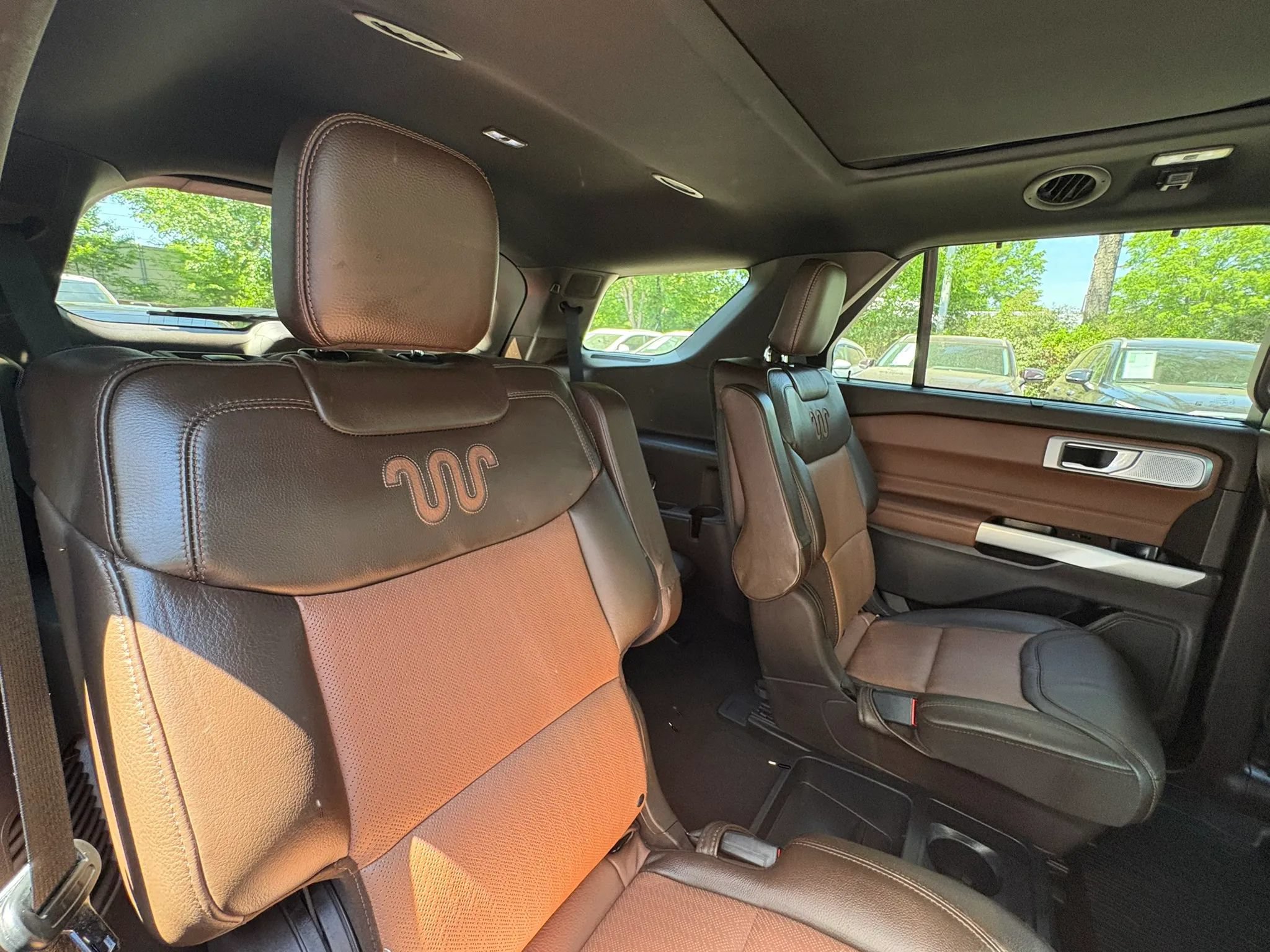 Used 2021 Ford Explorer King Ranch w/ Premium Technology Package AWD/4WD image 15