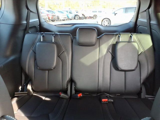 New 2026 Chrysler Pacifica Select FWD image 11