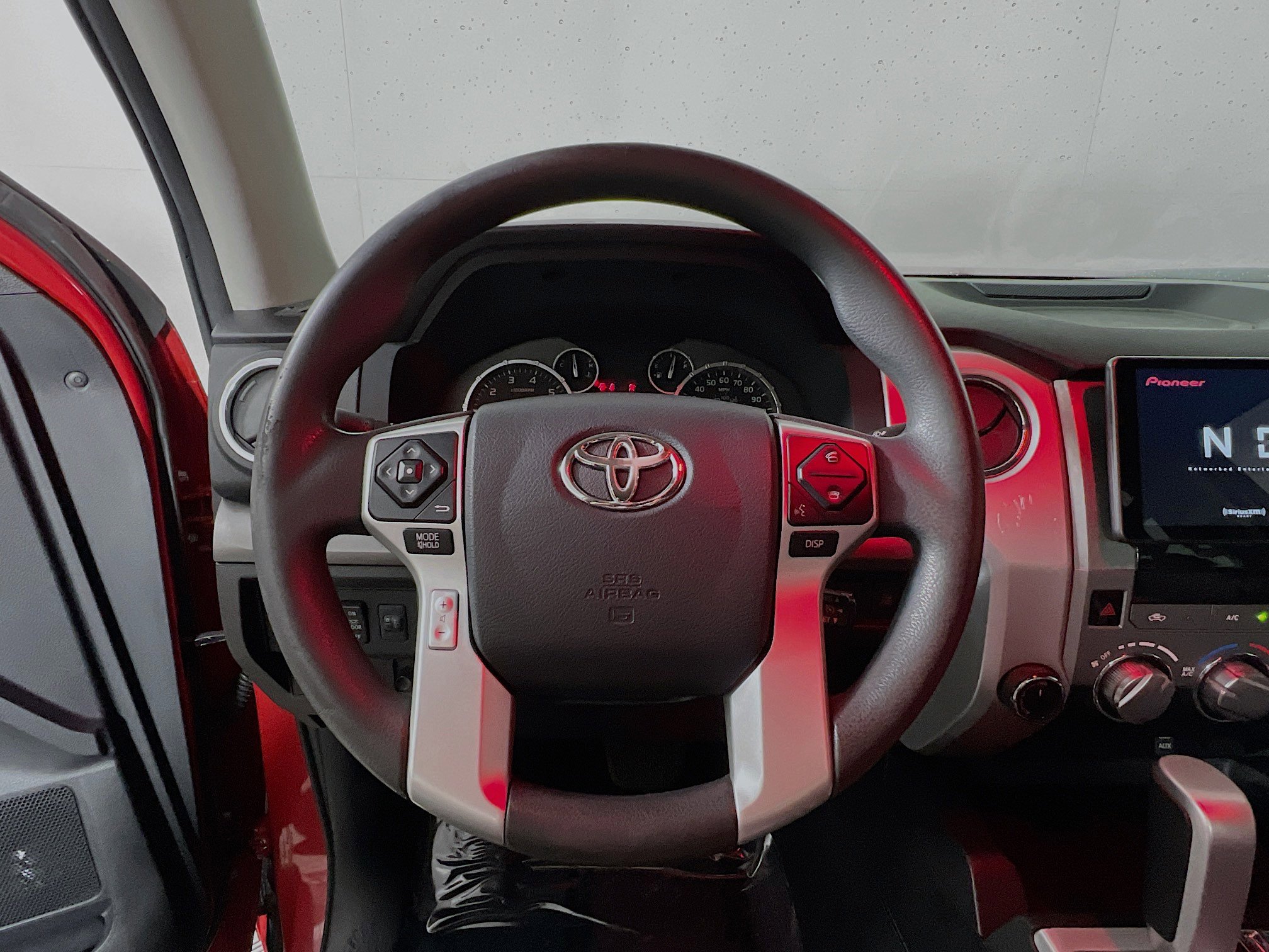 Used 2014 Toyota Tundra SR5 w/ SR5 Upgrade Package AWD/4WD image 17