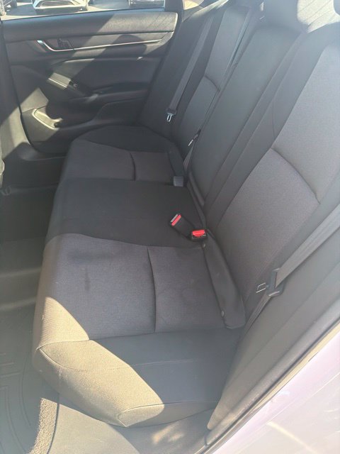 Used 2018 Honda Accord EX image 9
