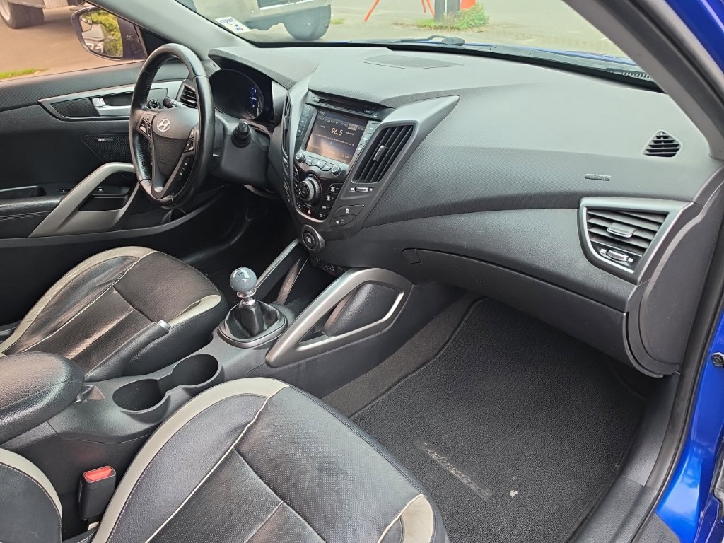 Used 2014 Hyundai Veloster Turbo FWD image 26