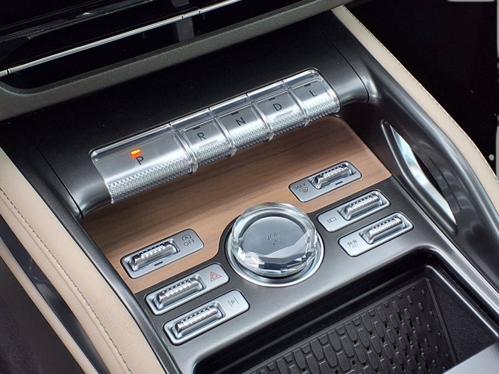 New 2025 Lincoln Nautilus Reserve w/ Jet Appearance Package AWD/4WD image 20