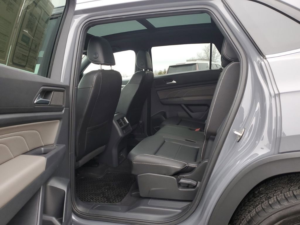 Used 2021 Volkswagen Atlas Cross Sport SE image 35